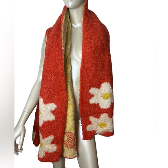 Free People Floral a tote and Scarf - Picture 3 of 16